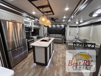 2026 CrossRoads RV Hampton - Photo 10