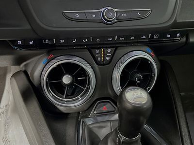 2023 Chevrolet Camaro - Photo 23