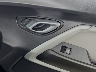 2023 Chevrolet Camaro - Photo 28