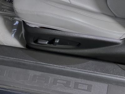 2023 Chevrolet Camaro - Photo 13