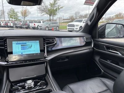 2022 Jeep Wagoneer - Photo 50