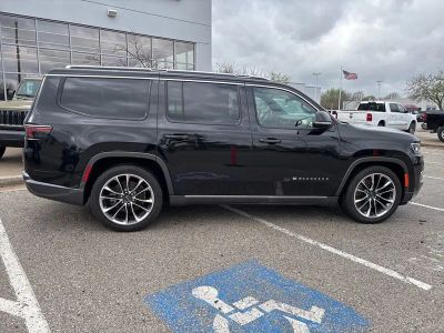 2022 Jeep Wagoneer - Photo 32