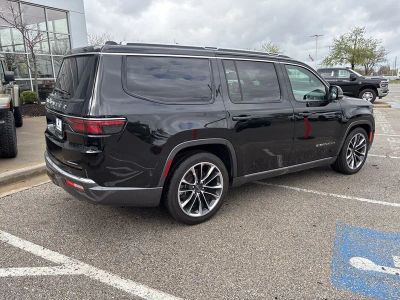 2022 Jeep Wagoneer - Photo 29