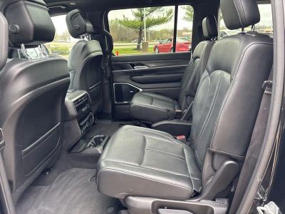 2022 Jeep Wagoneer - Photo 41