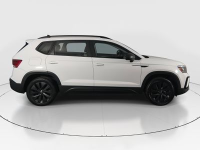 2024 Volkswagen Taos - Photo 8