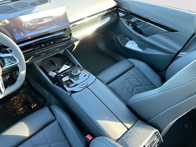 2026 BMW 5 Series - Photo 18