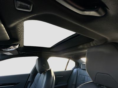2026 BMW 5 Series - Photo 16