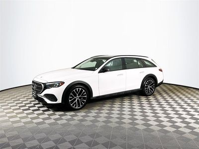 2025 Mercedes-Benz E-Class - Photo 3