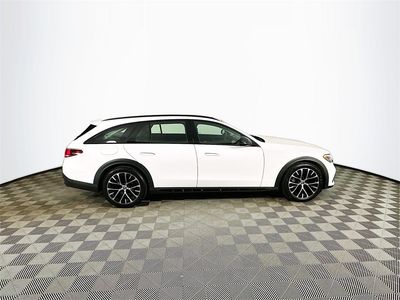 2025 Mercedes-Benz E-Class - Photo 8