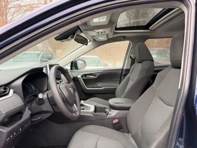 2024 Toyota RAV4 Hybrid XLE - Photo 11