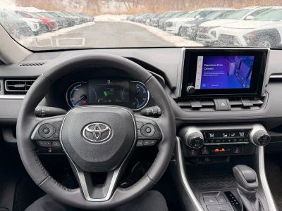 2024 Toyota RAV4 Hybrid XLE - Photo 12