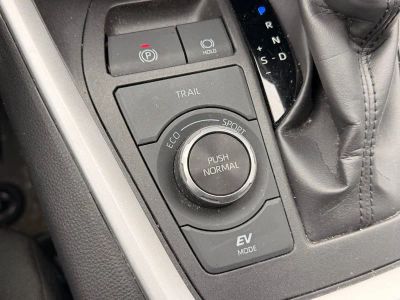 2024 Toyota RAV4 Hybrid XLE - Photo 17