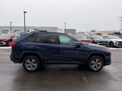 2024 Toyota RAV4 Hybrid XLE - Photo 4