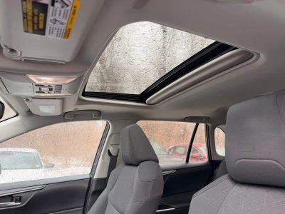2024 Toyota RAV4 Hybrid XLE - Photo 21