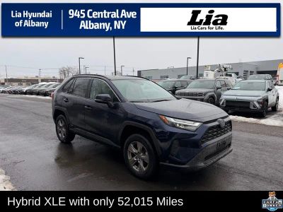 2024 Toyota RAV4 Hybrid XLE - Photo 2