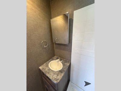 2018 Pacific Coachworks Ragen - Photo 43