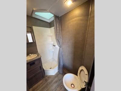 2018 Pacific Coachworks Ragen - Photo 39