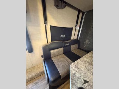 2018 Pacific Coachworks Ragen - Photo 19