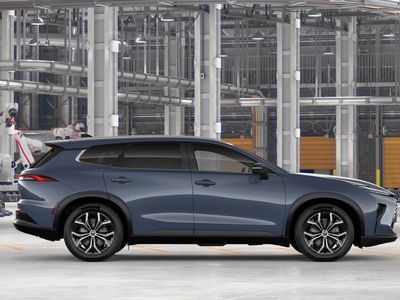 2026 Toyota Crown Signia — photo 12 view