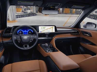 2026 Toyota Crown Signia — photo 19 view