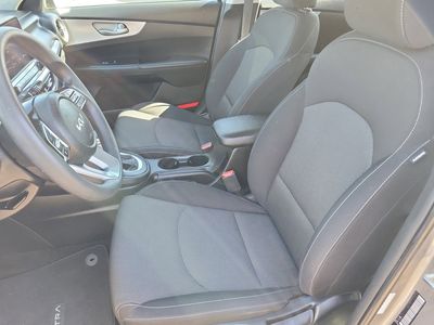 2023 Kia Forte - Photo 4