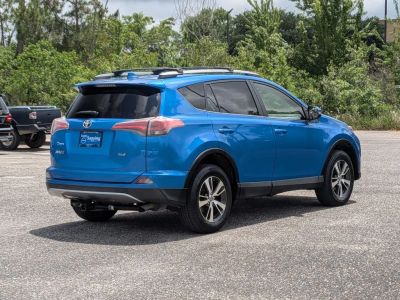 2017 Toyota RAV4 - Photo 5