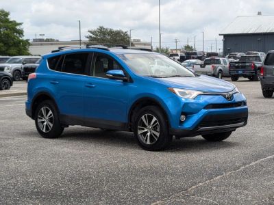 2017 Toyota RAV4 - Photo 7