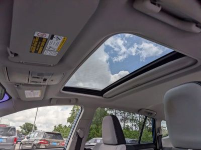 2017 Toyota RAV4 - Photo 13