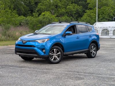 2017 Toyota RAV4 - Photo 1