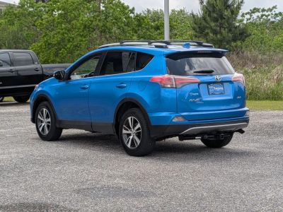 2017 Toyota RAV4 - Photo 3