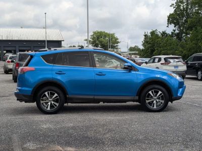 2017 Toyota RAV4 - Photo 6