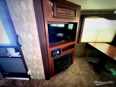 2015 Winnebago Voyage - Photo 13