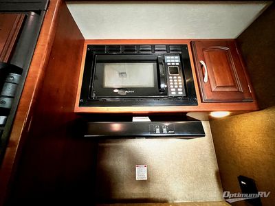 2015 Winnebago Voyage - Photo 8