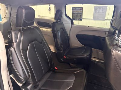 2024 Chrysler Pacifica — photo 14 view