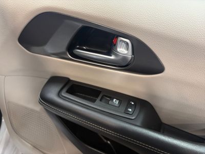 2024 Chrysler Pacifica — photo 21 view