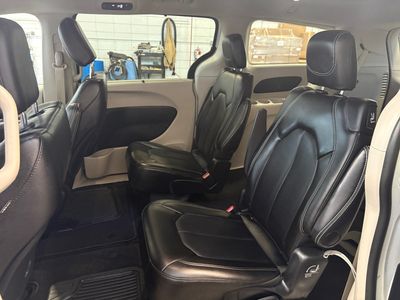 2024 Chrysler Pacifica — photo 18 view