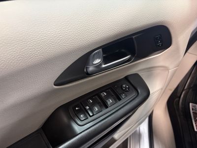 2024 Chrysler Pacifica — photo 20 view