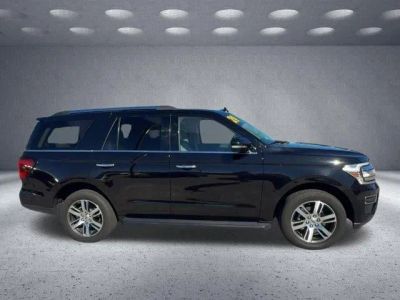 2024 Ford Expedition — side profile view