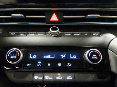 2024 Hyundai Elantra — photo 20 view