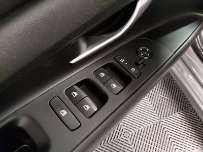 2024 Hyundai Elantra — photo 22 view