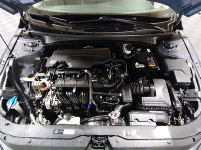 2024 Hyundai Elantra — photo 9 view