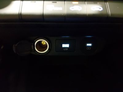 2024 Hyundai Elantra — photo 18 view