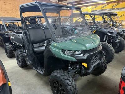 2026 Can-Am® Defender DPS HD10 — front three-quarter view