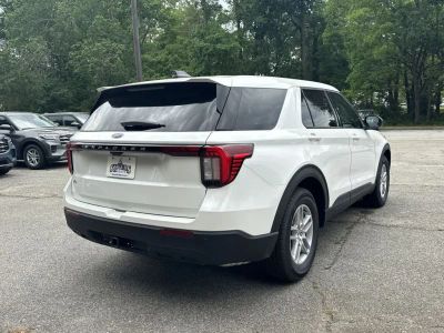 2026 Ford Explorer — photo 7 view