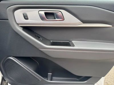 2026 Ford Explorer — photo 14 view
