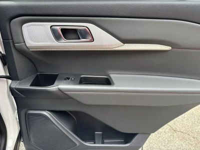 2026 Ford Explorer — photo 16 view