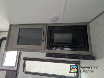 2022 Dutchmen RV Kodiak SE - Photo 16