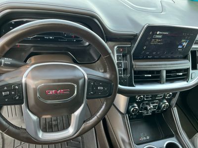 2023 GMC Yukon XL - Photo 14
