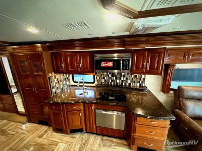 2017 Fleetwood Discovery — photo 8 view