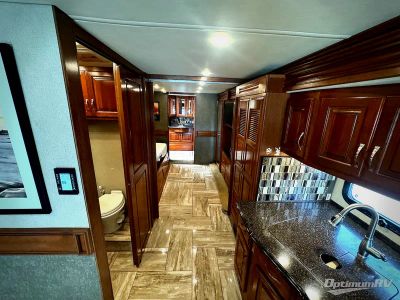 2017 Fleetwood Discovery — photo 13 view